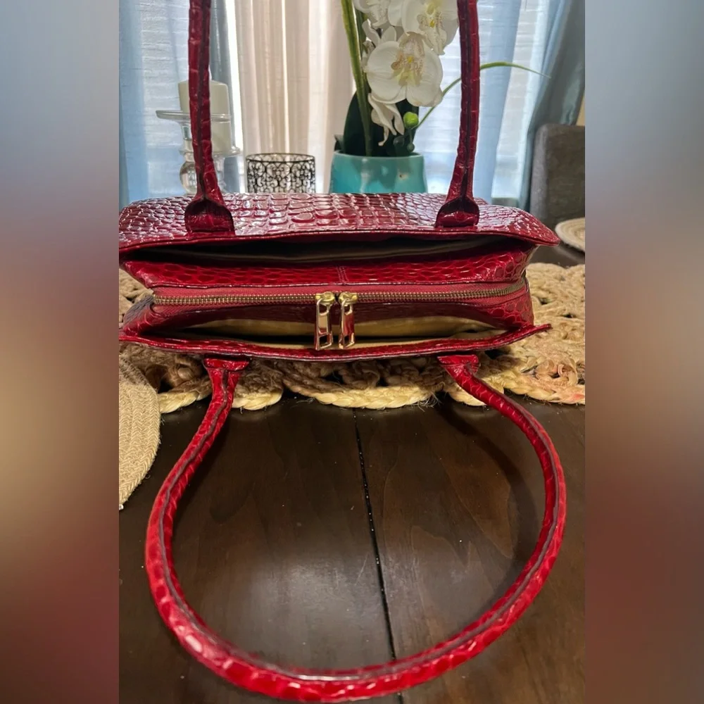 🔥🔥ANTONIO MELANI Glossy Red Croc Satchel - Picture 9 of 12